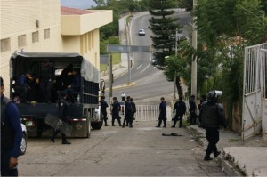 policias